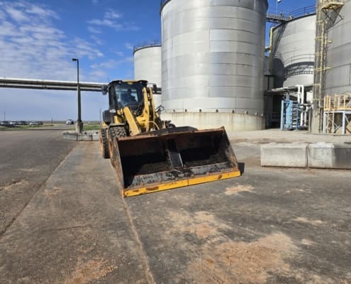 Custom Rollout Bucket Handling Sorghum WDG at Ethanol Facility